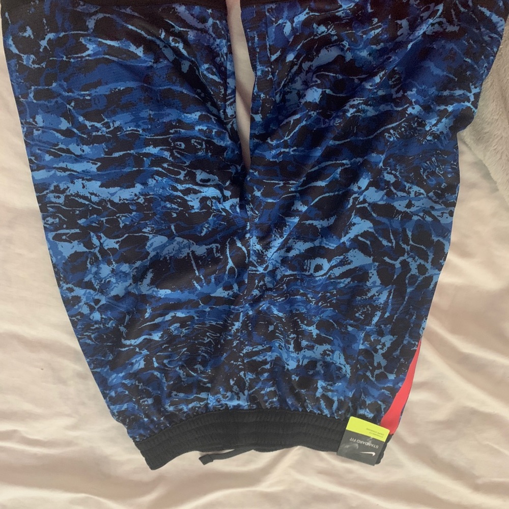 Nike boys shorts in XL